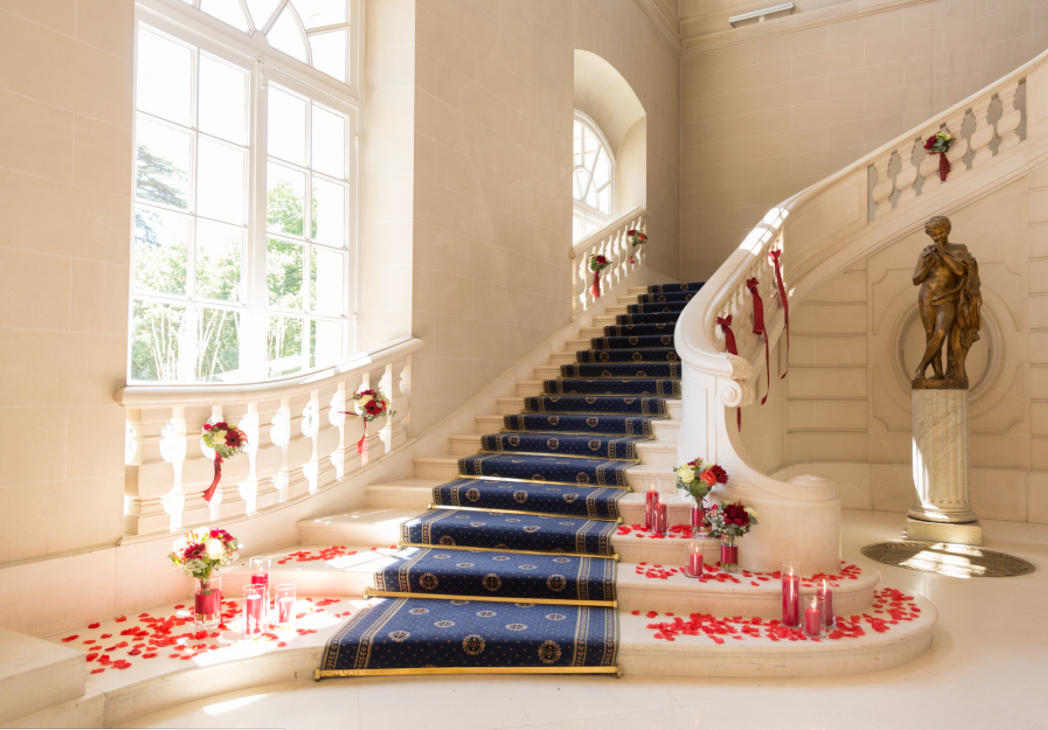 Escalier décoré Château Artigny Indre et Loire Loire Valley - Alexa Réception